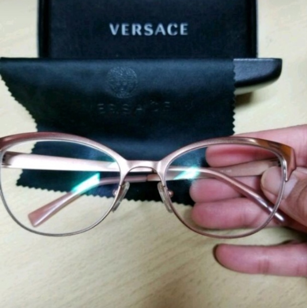 Eyeglasses